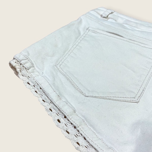 H&M Cream Scallop Lace Jean Shorts w/Real Pockets - Picture 4 of 6